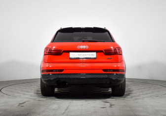 Подержанный автомобиль Audi Q3 2017 года (6 фото)
