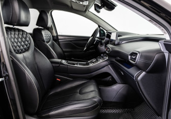 Подержанный автомобиль Hyundai Santa Fe 2021 года (26 фото)