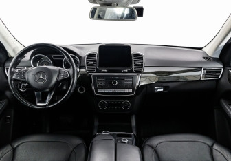 Подержанный автомобиль Mercedes-Benz GLE 2016 года (12 фото)
