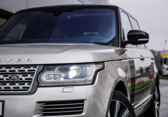 Подержанный автомобиль Land Rover Range Rover 2016 года (2 фото)