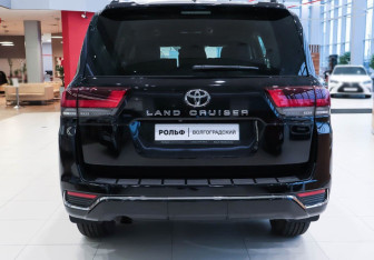 Новый Toyota Land Cruiser Suv 2026 (4 фото)