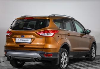 Подержанный автомобиль Ford Kuga 2014 года (5 фото)