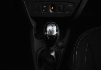 Подержанный автомобиль Renault Logan Sedan 2018 года (16 фото)