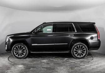 Подержанный автомобиль Cadillac Escalade Suv 2020 года (10 фото)