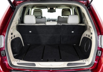 Подержанный автомобиль Jeep Grand Cherokee 2011 года (25 фото)