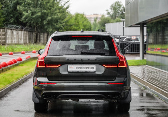 Подержанный автомобиль Volvo XC60 2019 года (7 фото)