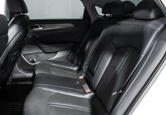 Подержанный автомобиль Hyundai Sonata 2019 года (10 фото)