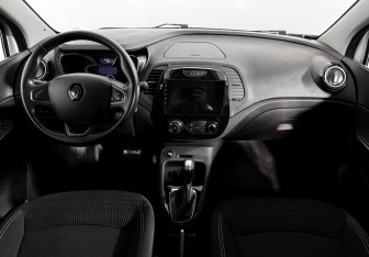 Подержанный автомобиль Renault Kaptur 2020 года (14 фото)