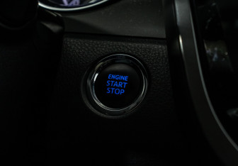 Подержанный автомобиль Toyota Camry Sedan 2018 года (39 фото)