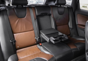 Подержанный автомобиль Volvo XC60 2013 года (26 фото)