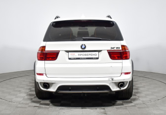 Подержанный автомобиль BMW X5 2012 года (6 фото)