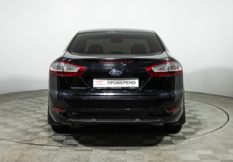 Подержанный автомобиль Ford Mondeo Sedan 2013 года (6 фото)