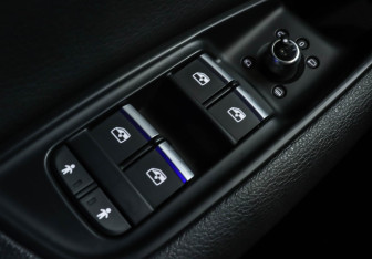 Подержанный автомобиль Audi Q7 2015 года (31 фото)