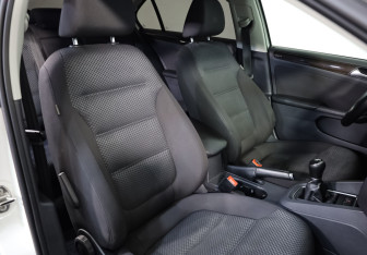 Подержанный автомобиль Volkswagen Jetta Sedan 2015 года (14 фото)