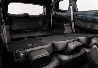 Подержанный автомобиль Geely Okavango 2023 года (29 фото)