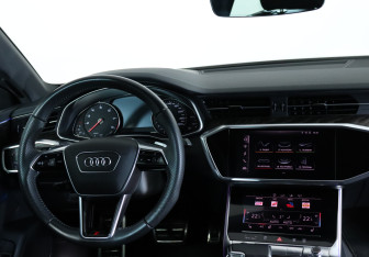 Подержанный автомобиль Audi A7 2019 года (14 фото)