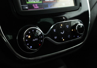 Подержанный автомобиль Renault Kaptur 2017 года (17 фото)