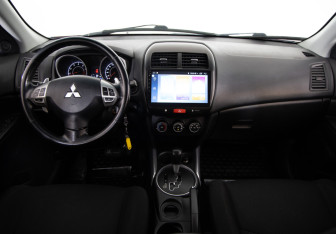 Подержанный автомобиль Mitsubishi ASX 2010 года (9 фото)