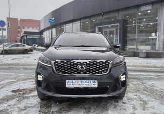 Подержанный автомобиль Kia Sorento 2018 года (2 фото)