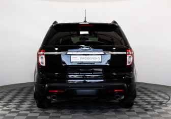Подержанный автомобиль Ford Explorer 2013 года (6 фото)