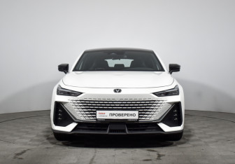 Подержанный автомобиль Changan UNI-V 2024 года (2 фото)