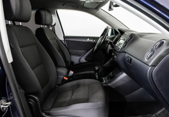 Подержанный автомобиль Volkswagen Tiguan 2012 года (16 фото)