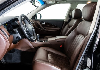 Подержанный автомобиль Infiniti QX50 2017 года (19 фото)
