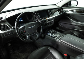 Подержанный автомобиль Genesis G80 2017 года (11 фото)