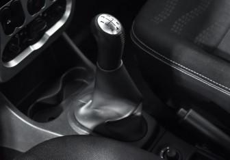 Подержанный автомобиль Renault Sandero 2012 года (10 фото)