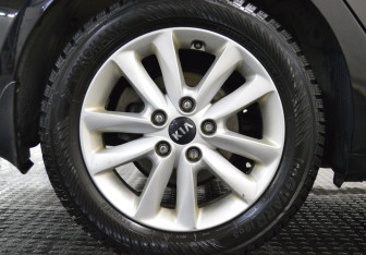 Подержанный автомобиль Kia Cerato Sedan 2019 года (9 фото)