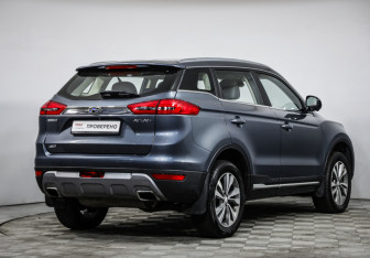 Подержанный автомобиль Geely Atlas 2021 года (5 фото)