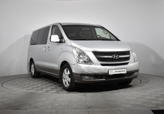 Подержанный автомобиль Hyundai Grand Starex 2010 года (3 фото)