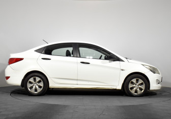 Подержанный автомобиль Hyundai Solaris Sedan 2016 года (4 фото)