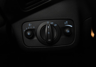 Подержанный автомобиль Ford Kuga 2017 года (16 фото)