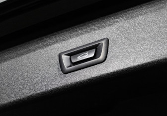 Подержанный автомобиль BMW X1 2018 года (20 фото)