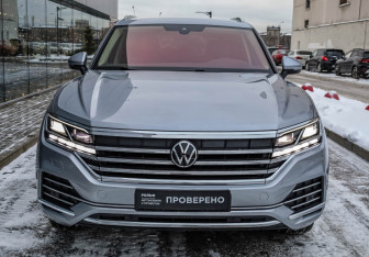 Подержанный автомобиль Volkswagen Touareg 2021 года (2 фото)