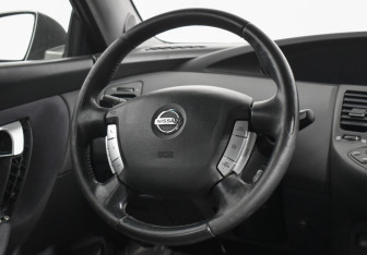Подержанный автомобиль Nissan Primera Sedan 2006 года (14 фото)