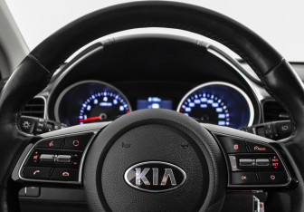 Подержанный автомобиль Kia Ceed Hatchback 2018 года (18 фото)