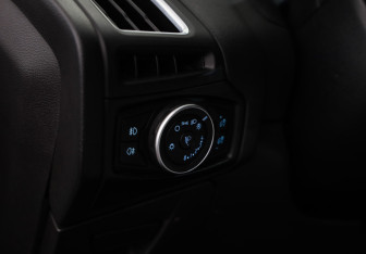 Подержанный автомобиль Ford Focus Hatchback 2019 года (17 фото)