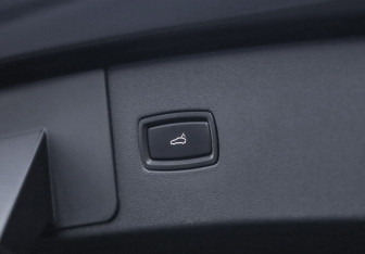Подержанный автомобиль Porsche Cayenne 2019 года (38 фото)