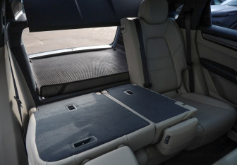 Подержанный автомобиль Porsche Cayenne 2019 года (36 фото)