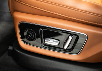 Подержанный автомобиль LiXiang L7 2024 года (19 фото)