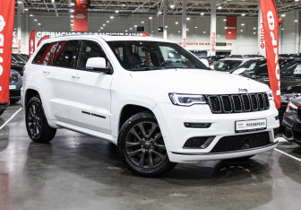 Подержанный автомобиль Jeep Grand Cherokee 2019 года (5 фото)