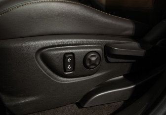 Подержанный автомобиль Opel Mokka 2015 года (17 фото)