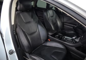 Подержанный автомобиль Ford Mondeo Sedan 2016 года (28 фото)