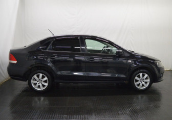 Подержанный автомобиль Volkswagen Polo Sedan 2013 года (4 фото)