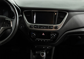 Подержанный автомобиль Hyundai Solaris Sedan 2017 года (14 фото)