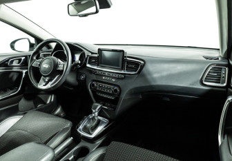 Подержанный автомобиль Kia Ceed Hatchback 2019 года (9 фото)