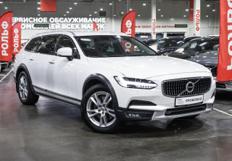 Подержанный автомобиль Volvo V90 Cross Country 2018 года (5 фото)