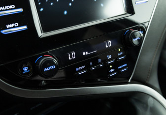 Подержанный автомобиль Toyota Camry Sedan 2019 года (16 фото)